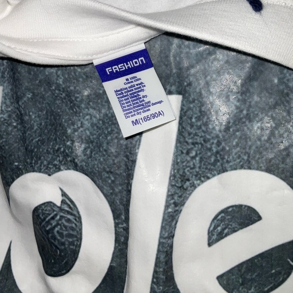 Hole Tshirt - Picture 3 of 3